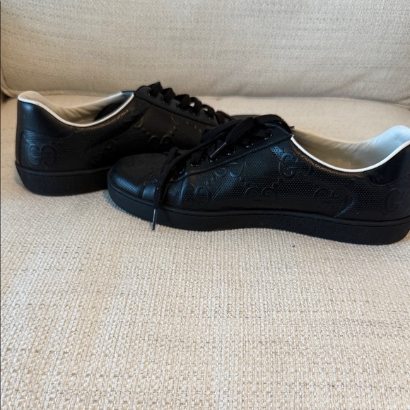Gucci Men's Black Leather Sneakers. Very Gently worn. Or Women’s size 11 - Picture 1 of 3
